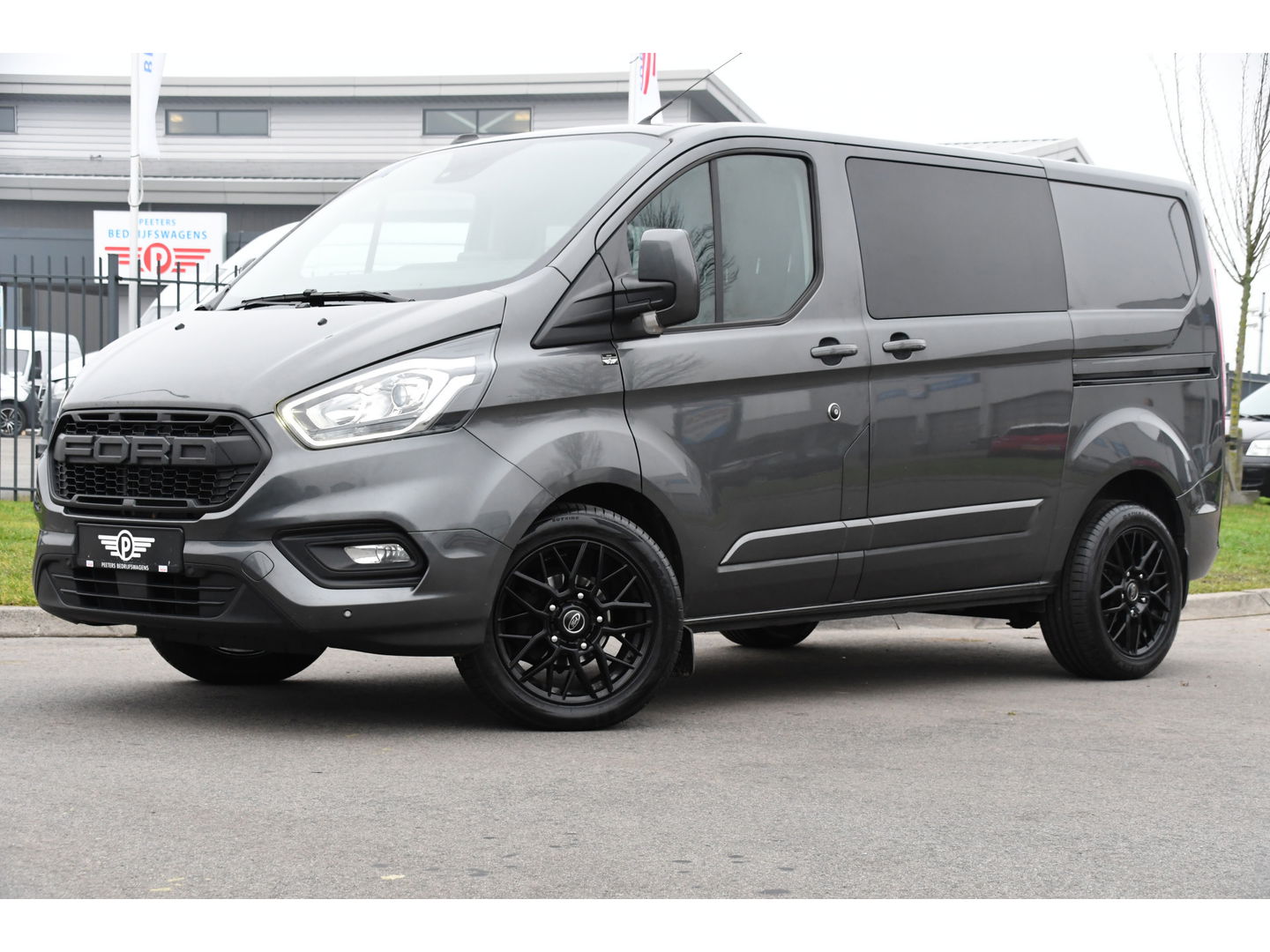 Ford Transit Custom 300 2.0 TDCI L1H1 Limited DC Raptor Edition Camera, Cruise, Carplay, 2 x Schuifdeur, LED, Stoelverwarming, 130pk, Automaat, Uniek!
