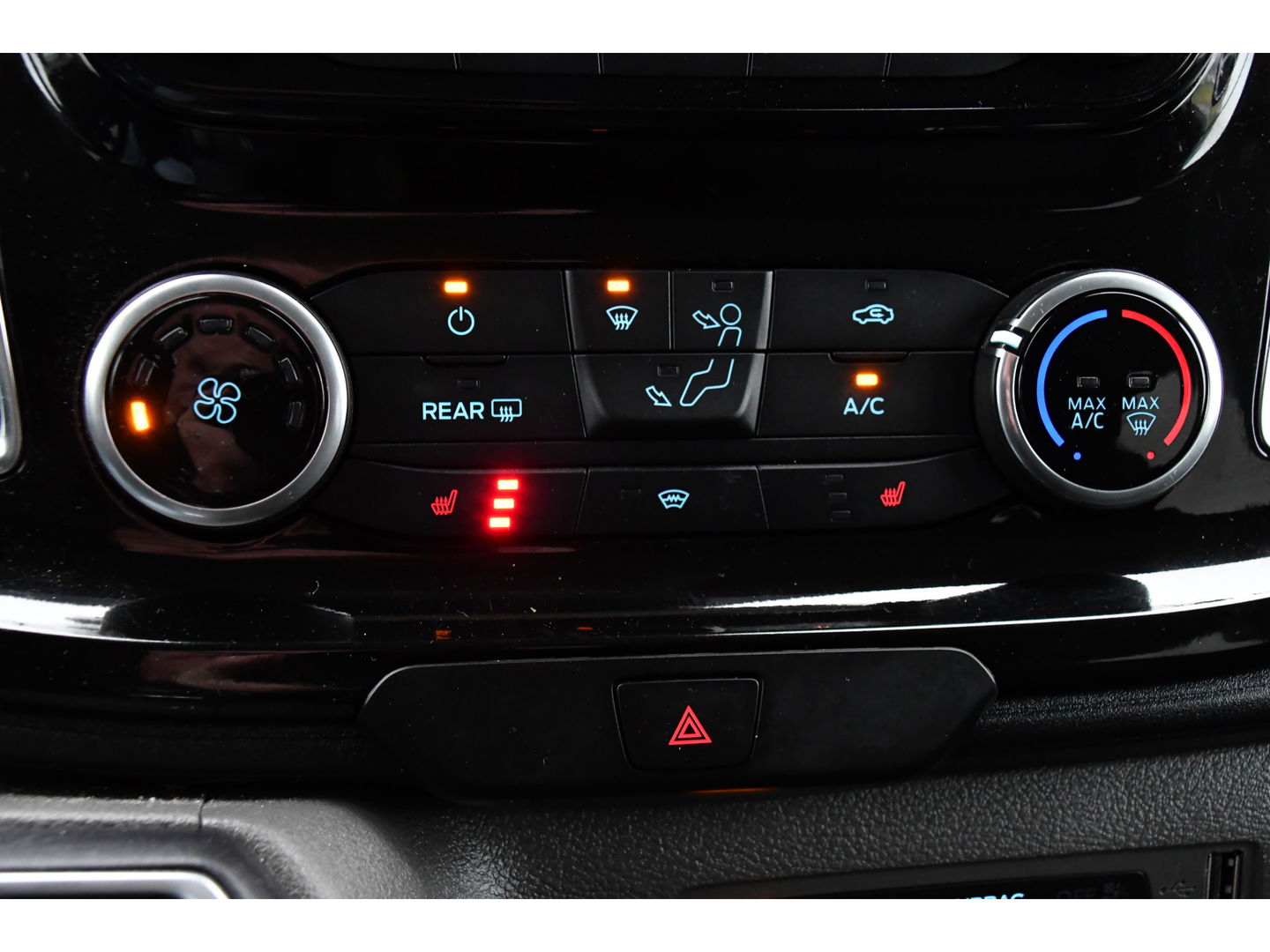 Ford Transit Custom 300 2.0 TDCI L1H1 Limited DC Raptor Edition Camera, Cruise, Carplay, 2 x Schuifdeur, LED, Stoelverwarming, 130pk, Automaat, Uniek!