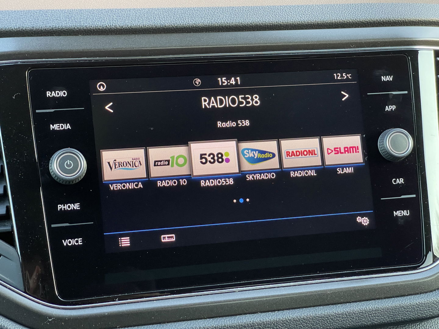 Volkswagen T-Roc 1.5 TSI Sport | Bluetooth | Trekhaak | Airconditioning | Achteruitrijdcamera | Navigatie | Parkeersensoren |