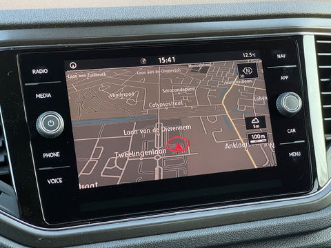 Volkswagen T-Roc 1.5 TSI Sport | Bluetooth | Trekhaak | Airconditioning | Achteruitrijdcamera | Navigatie | Parkeersensoren |