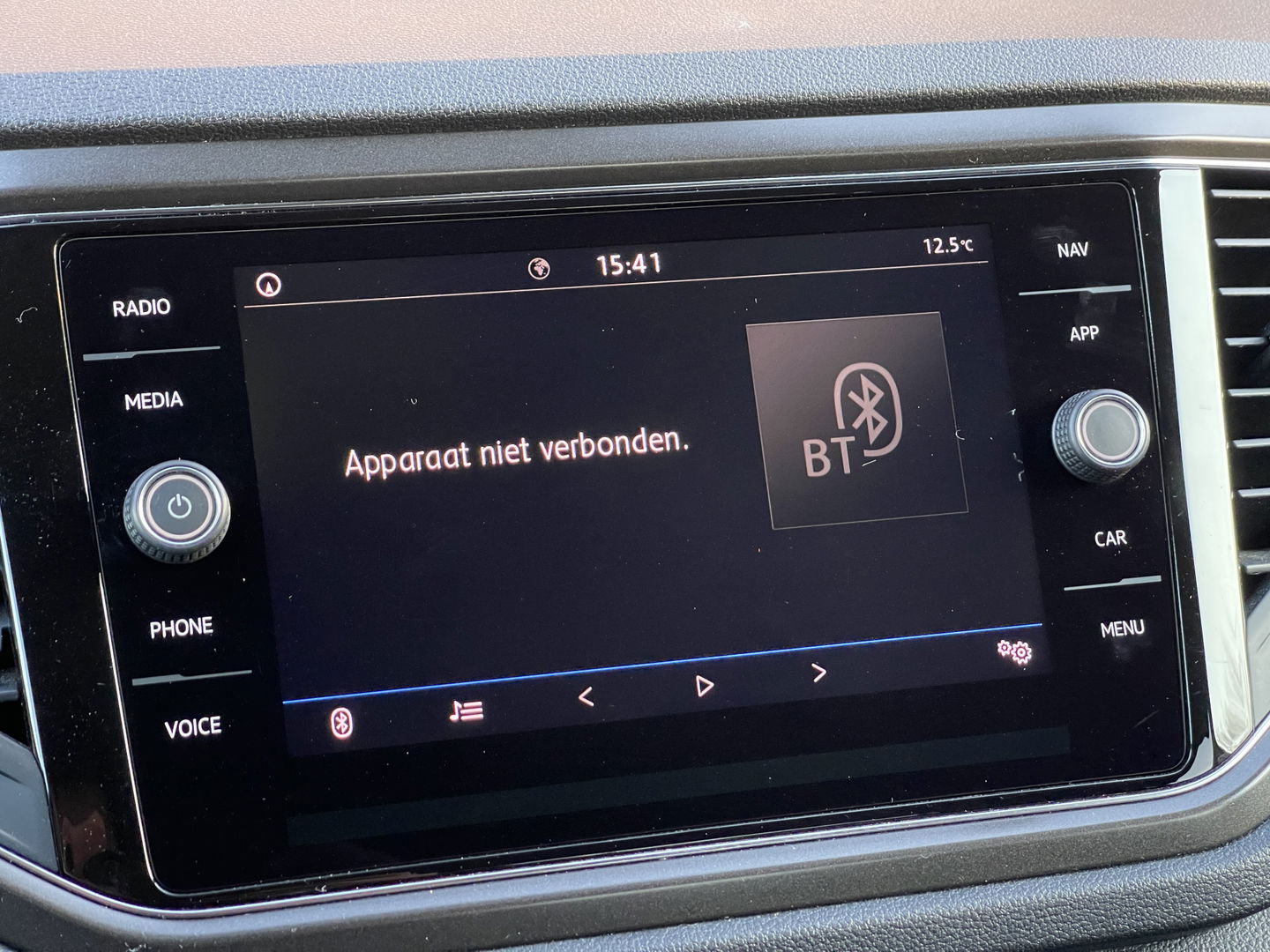 Volkswagen T-Roc 1.5 TSI Sport | Bluetooth | Trekhaak | Airconditioning | Achteruitrijdcamera | Navigatie | Parkeersensoren |