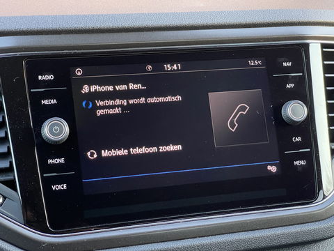 Volkswagen T-Roc 1.5 TSI Sport | Bluetooth | Trekhaak | Airconditioning | Achteruitrijdcamera | Navigatie | Parkeersensoren |