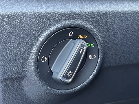 Volkswagen T-Roc 1.5 TSI Sport | Bluetooth | Trekhaak | Airconditioning | Achteruitrijdcamera | Navigatie | Parkeersensoren |