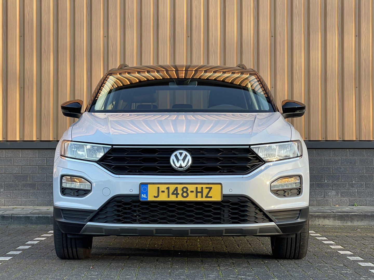 Volkswagen T-Roc 1.5 TSI Sport | Bluetooth | Trekhaak | Airconditioning | Achteruitrijdcamera | Navigatie | Parkeersensoren |