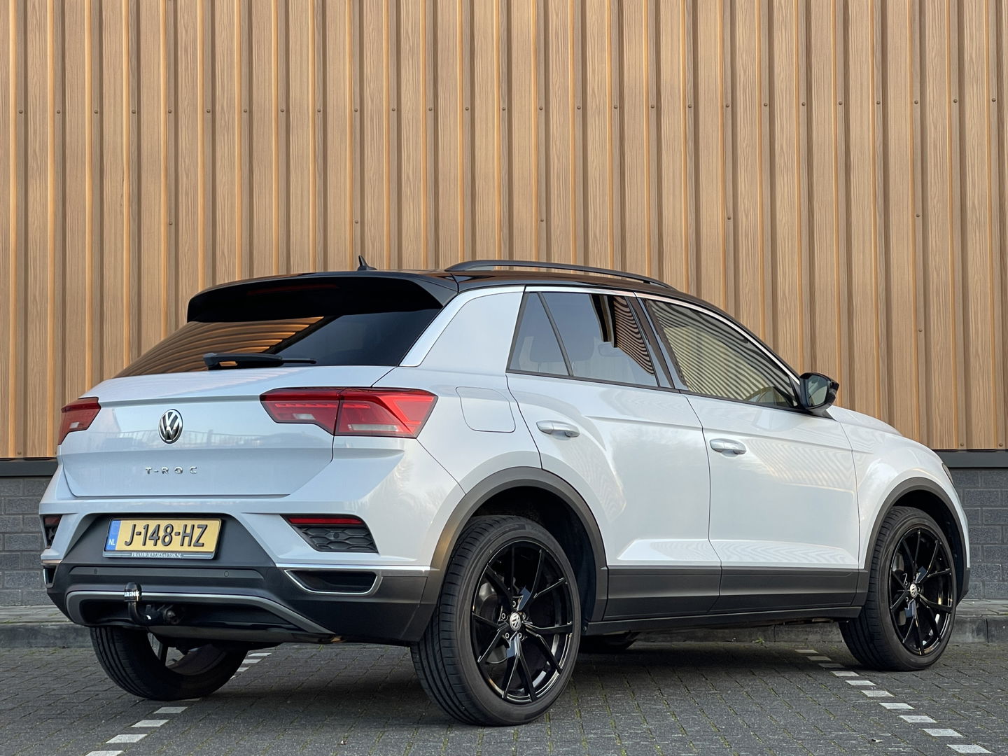 Volkswagen T-Roc 1.5 TSI Sport | Bluetooth | Trekhaak | Airconditioning | Achteruitrijdcamera | Navigatie | Parkeersensoren |