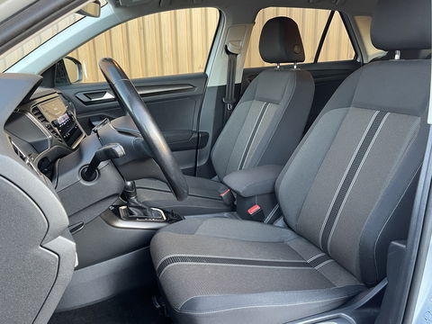 Volkswagen T-Roc 1.5 TSI Sport | Bluetooth | Trekhaak | Airconditioning | Achteruitrijdcamera | Navigatie | Parkeersensoren |