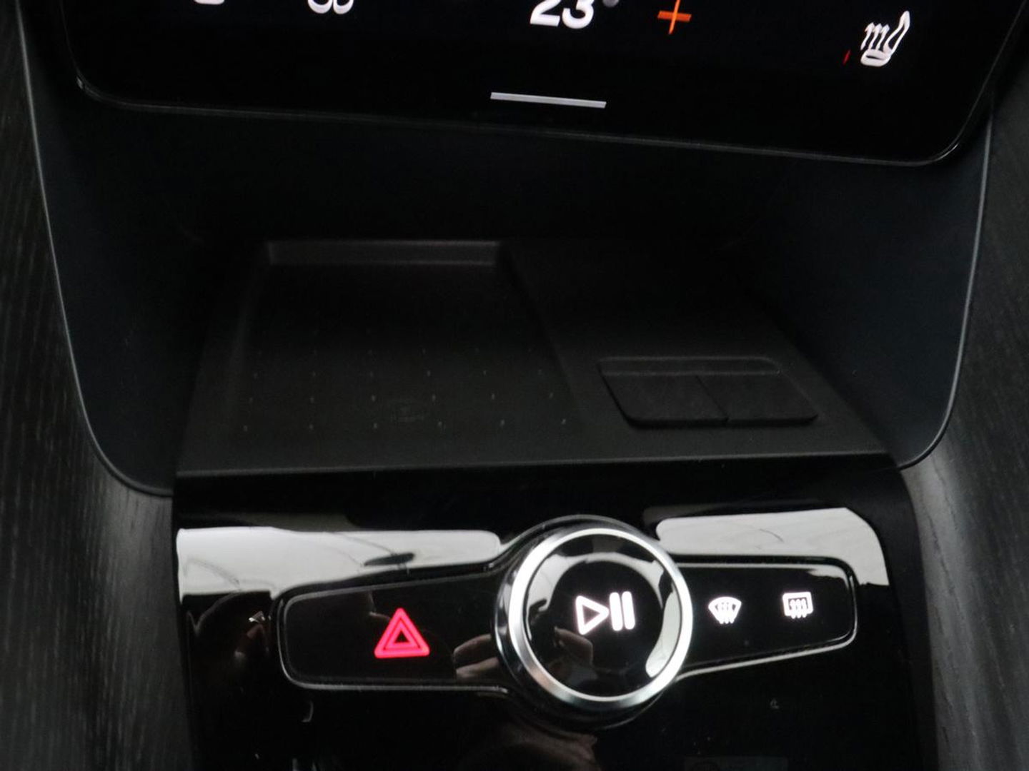 Polestar 2 Long Range Dual Motor Launch Edition 78kWh | Panoramadak | 360 Camera | Stoel & stuurverwarming | Adaptive cruise | Keyless | Carplay | Navigatie | Memory