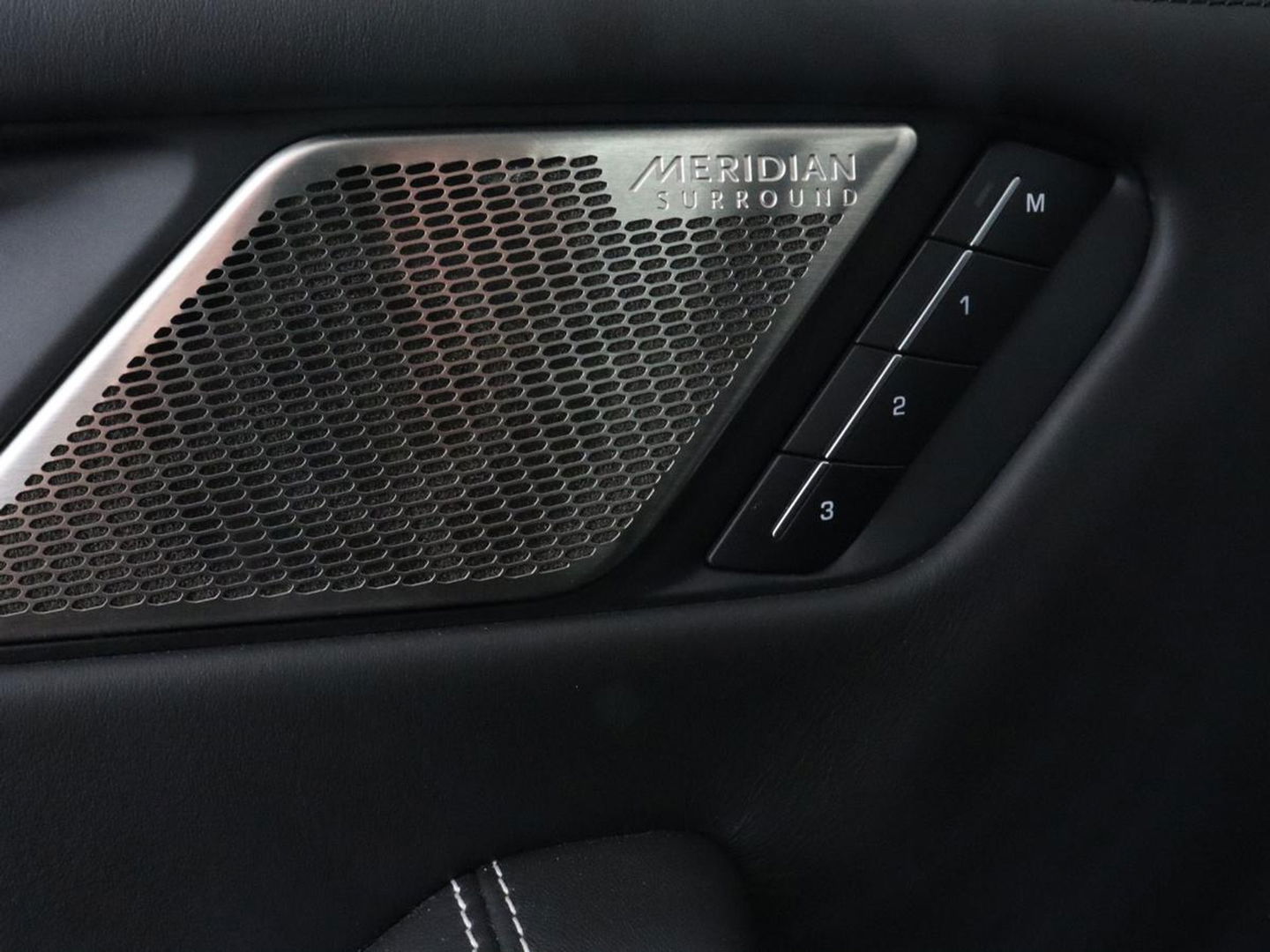 Jaguar I-PACE EV400 HSE 90 kWh | Panoramadak | Head-Up | Luchtvering | 360 Camera | Stoelverwarming | Adaptive cruise | Matrix LED | Carplay | Leder | Meridian Surround | Navigatie | Park Assist