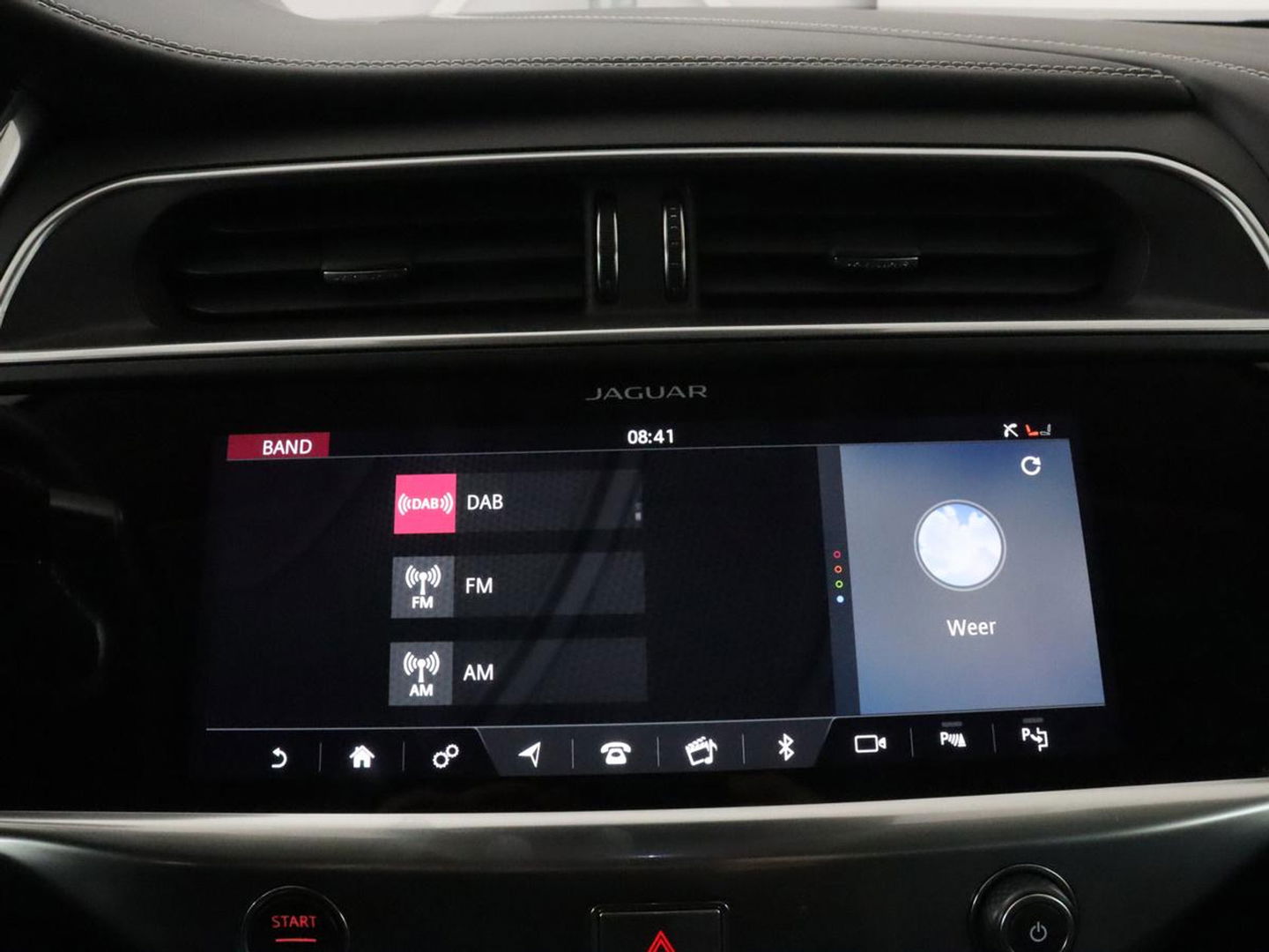 Jaguar I-PACE EV400 HSE 90 kWh | Panoramadak | Head-Up | Luchtvering | 360 Camera | Stoelverwarming | Adaptive cruise | Matrix LED | Carplay | Leder | Meridian Surround | Navigatie | Park Assist