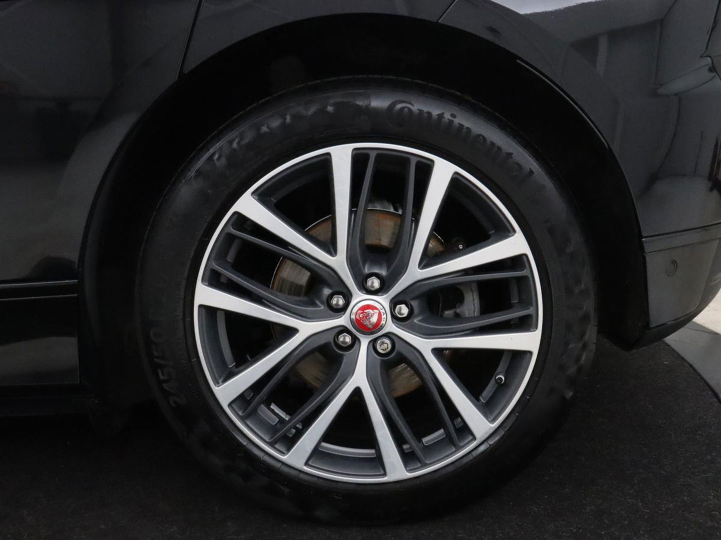 Jaguar I-PACE EV400 HSE 90 kWh | Panoramadak | Head-Up | Luchtvering | 360 Camera | Stoelverwarming | Adaptive cruise | Matrix LED | Carplay | Leder | Meridian Surround | Navigatie | Park Assist