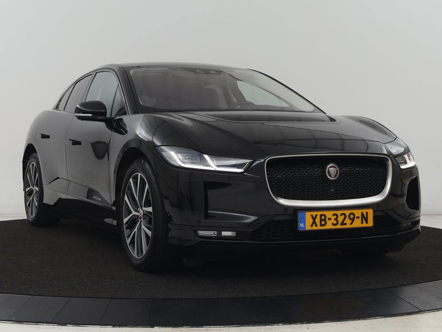 Jaguar I-PACE EV400 HSE 90 kWh | Panoramadak | Head-Up | Luchtvering | 360 Camera | Stoelverwarming | Adaptive cruise | Matrix LED | Carplay | Leder | Meridian Surround | Navigatie | Park Assist