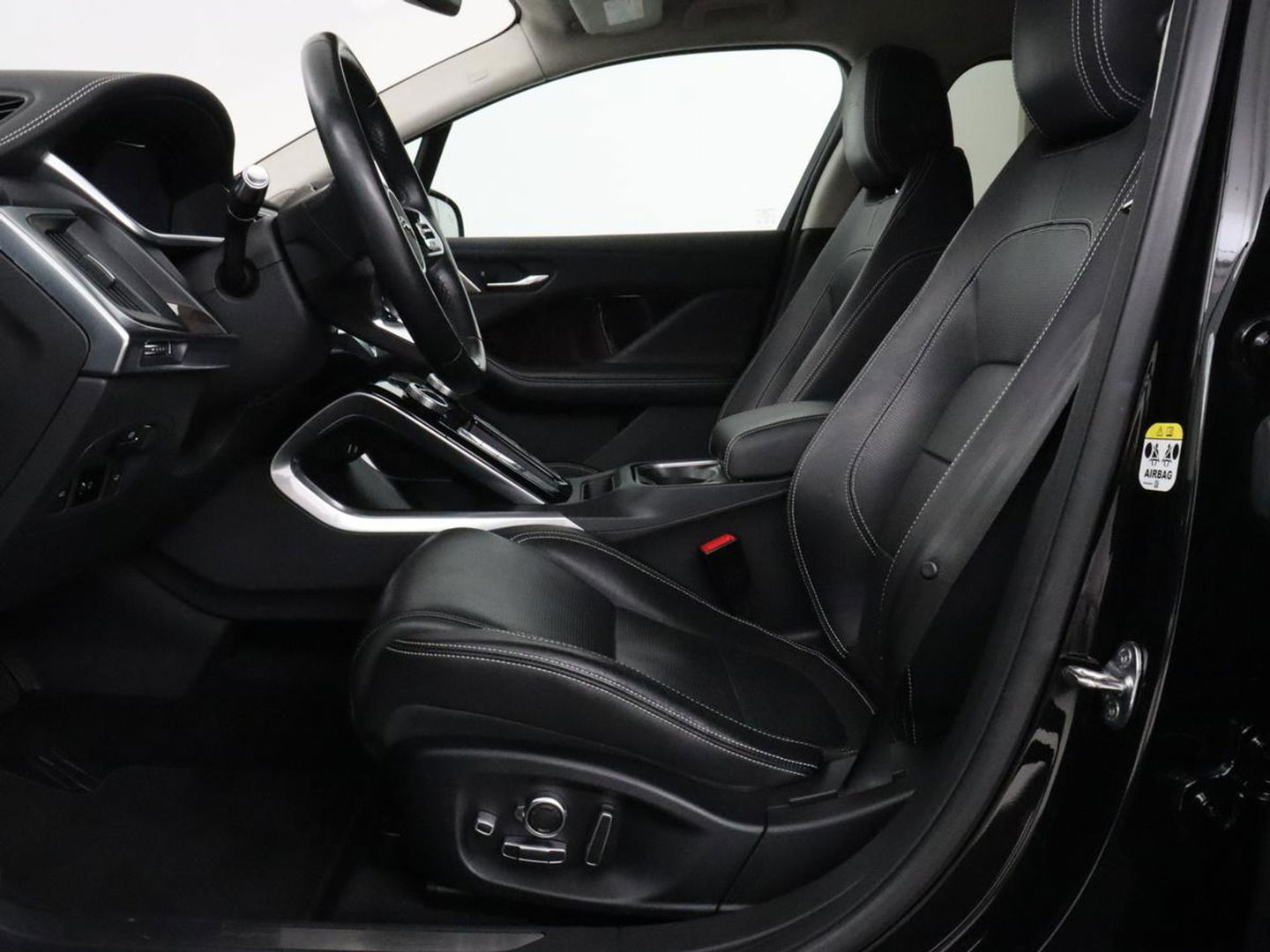 Jaguar I-PACE EV400 HSE 90 kWh | Panoramadak | Head-Up | Luchtvering | 360 Camera | Stoelverwarming | Adaptive cruise | Matrix LED | Carplay | Leder | Meridian Surround | Navigatie | Park Assist