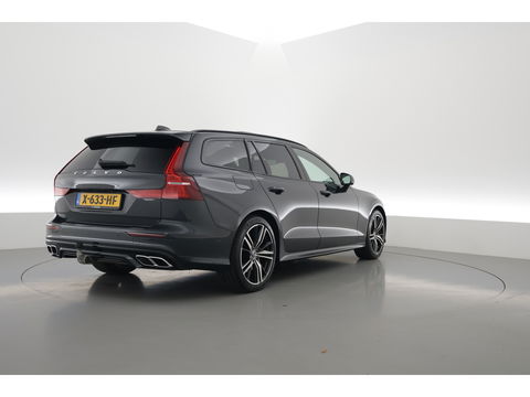 Volvo V60 2.0 T8 390 PK AWD R-Design | Pano-dak | Sportstoelen | HUD | Trekhaak | ACC | Blis | H&K Audio |