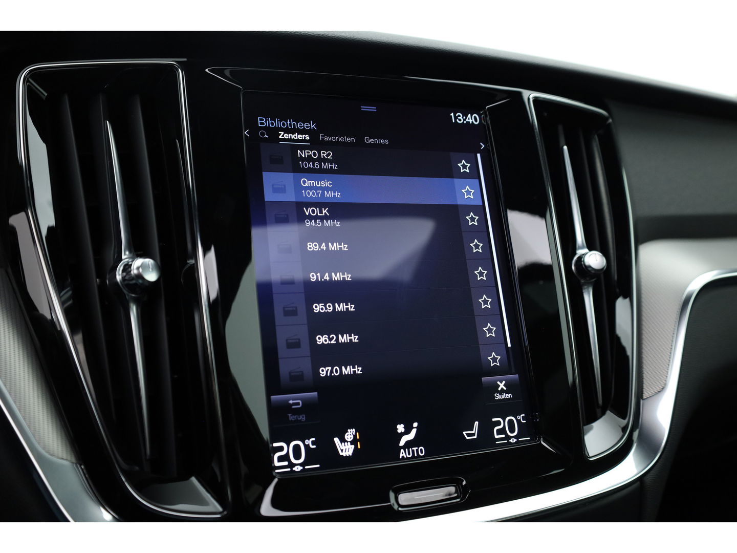 Volvo V60 2.0 T8 390 PK AWD R-Design | Pano-dak | Sportstoelen | HUD | Trekhaak | ACC | Blis | H&K Audio |