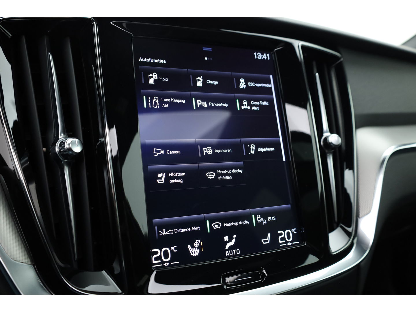 Volvo V60 2.0 T8 390 PK AWD R-Design | Pano-dak | Sportstoelen | HUD | Trekhaak | ACC | Blis | H&K Audio |