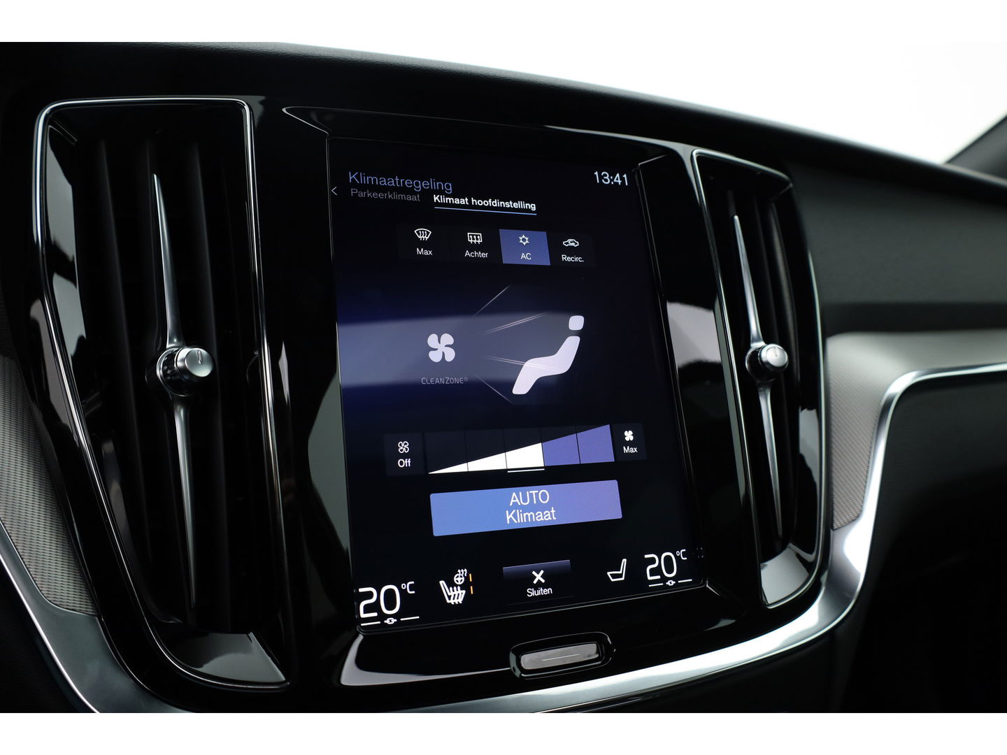 Volvo V60 2.0 T8 390 PK AWD R-Design | Pano-dak | Sportstoelen | HUD | Trekhaak | ACC | Blis | H&K Audio |