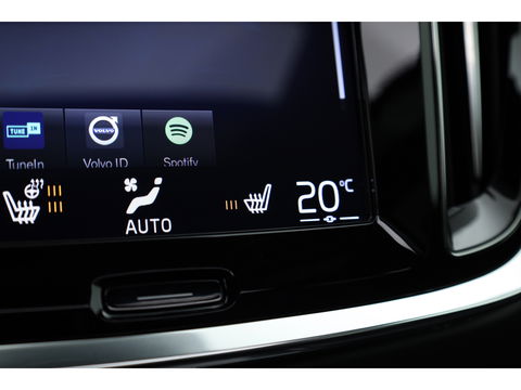 Volvo V60 2.0 T8 390 PK AWD R-Design | Pano-dak | Sportstoelen | HUD | Trekhaak | ACC | Blis | H&K Audio |