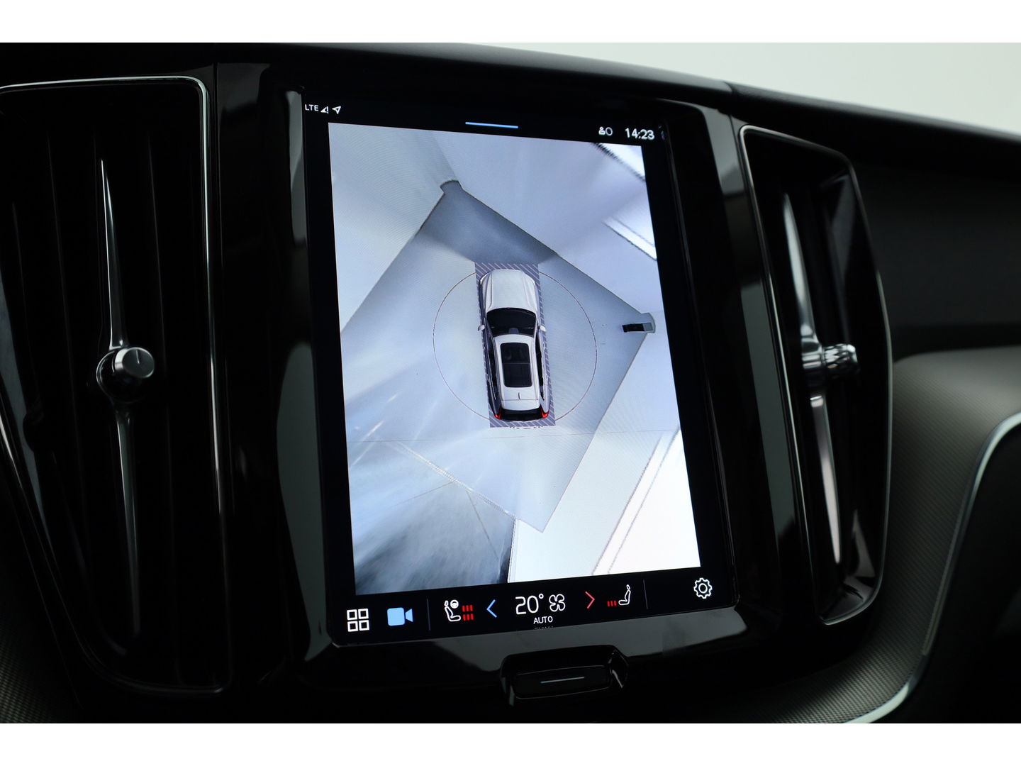 Volvo XC60 T6 Recharge Plus Bright | Pano | Memory seats | 360cam | Leder | 21'' | Harman Kardon