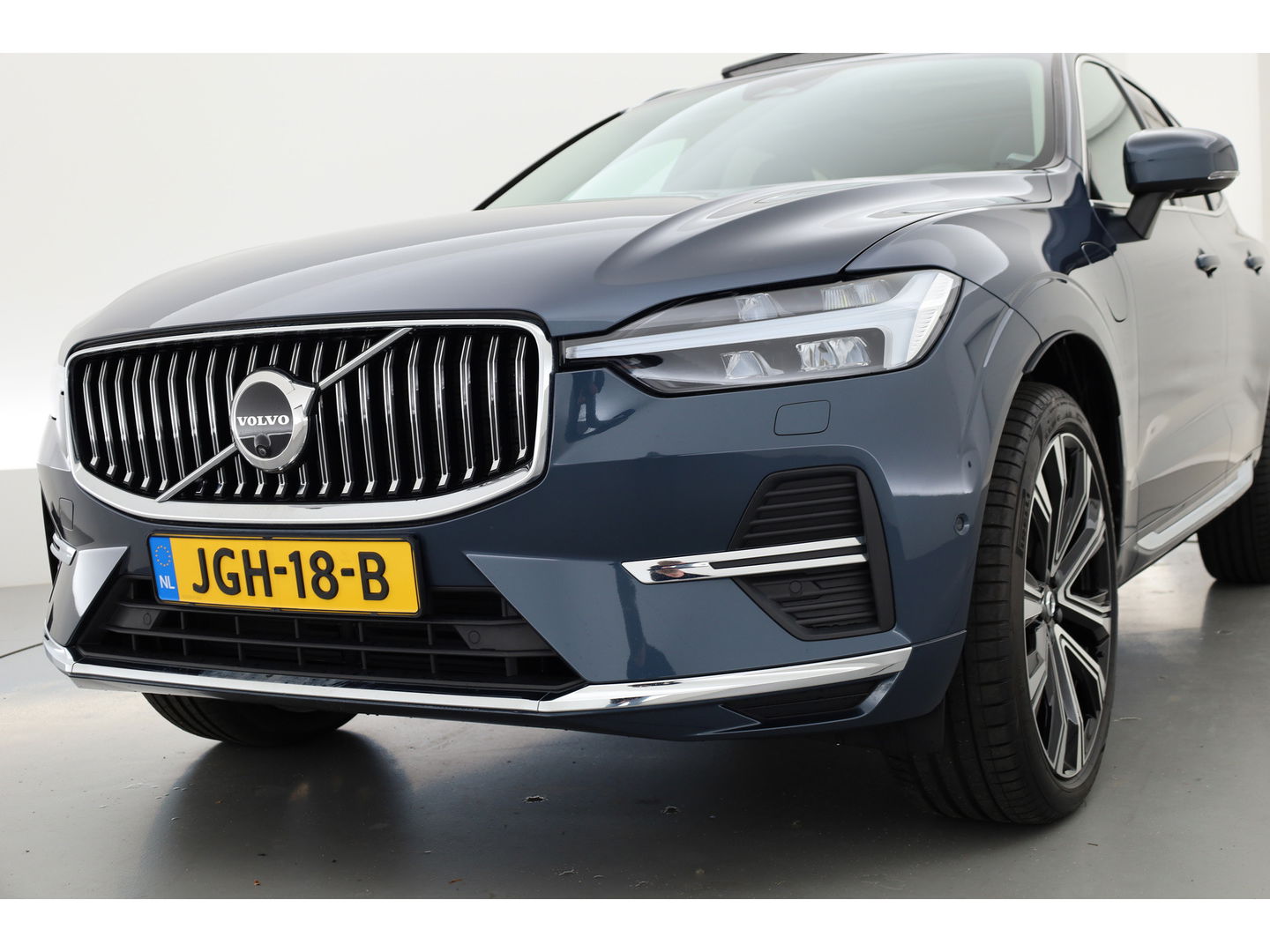 Volvo XC60 T6 Recharge Plus Bright | Pano | Memory seats | 360cam | Leder | 21'' | Harman Kardon