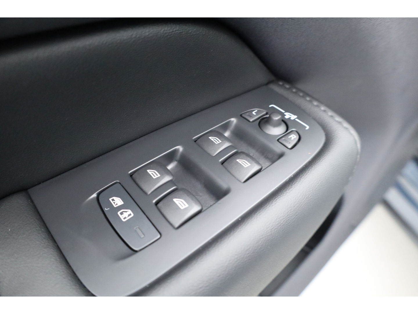 Volvo XC60 T6 Recharge Plus Bright | Pano | Memory seats | 360cam | Leder | 21'' | Harman Kardon