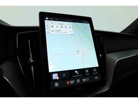 Volvo XC60 2.0 T6 Plug-in hybrid AWD Ultra Black Edition | Facelift | Pano-dak | HUD | H&K Audio | Sportstoelen | ACC | 4x stoel + stuurverw. |