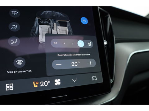 Volvo XC60 2.0 T6 Plug-in hybrid AWD Ultra Black Edition | Facelift | Pano-dak | HUD | H&K Audio | Sportstoelen | ACC | 4x stoel + stuurverw. |