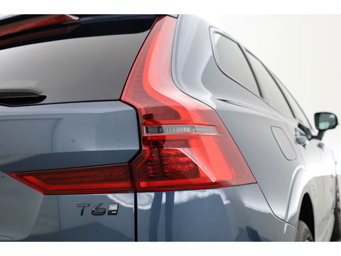 Volvo XC60 2.0 T6 Plug-in hybrid AWD Ultra Black Edition | Facelift | Pano-dak | HUD | H&K Audio | Sportstoelen | ACC | 4x stoel + stuurverw. |