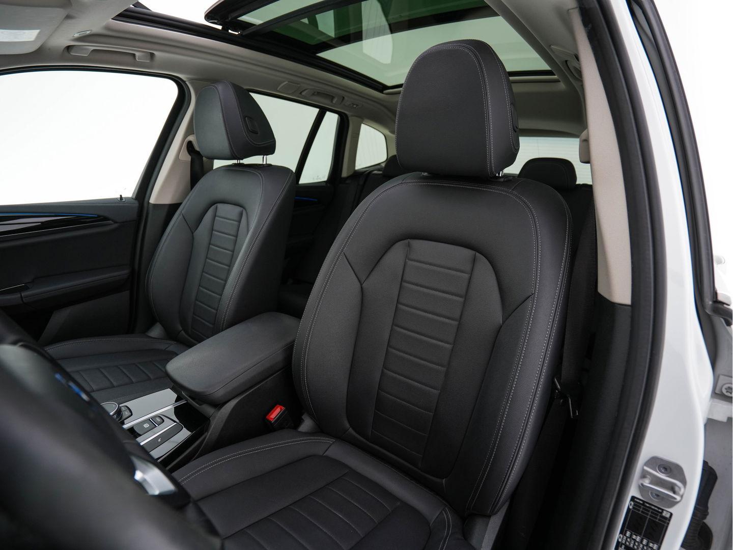 BMW iX3 Executive 80 kWh [ 3-Fase ] { SOH-96% } (INCL.BTW) Aut. *PANO | FULL-LEATHER | ADAPTIVE-CRUISE | FULL-LED | BLIND-SPOT | MEMORY-PACK | DIGI-COCKPIT | HEATED-COMFORTSEATS | CAMERA | DAB+ | NAVI-FULLMAP | 19''ALU*