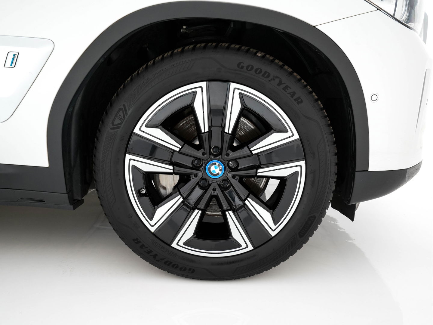 BMW iX3 Executive 80 kWh [ 3-Fase ] { SOH-96% } (INCL.BTW) Aut. *PANO | FULL-LEATHER | ADAPTIVE-CRUISE | FULL-LED | BLIND-SPOT | MEMORY-PACK | DIGI-COCKPIT | HEATED-COMFORTSEATS | CAMERA | DAB+ | NAVI-FULLMAP | 19''ALU*