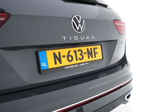 Volkswagen Tiguan 1.4 TSI R-Line Business+ (Plug-in) (INCL-BTW) Aut. *PANO | FULL-LED | ADAPTIVE-CRUISE | DIGI-COCKPIT | HEATED-COMFORTSEATS | NAV-FULLMAP | DAB+ | TOWBAR | PRIVACY-GLASS | ECC | PDC | 19''ALU
