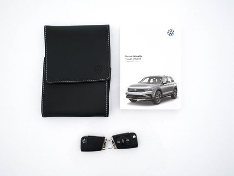 Volkswagen Tiguan 1.4 TSI R-Line Business+ (Plug-in) (INCL-BTW) Aut. *PANO | FULL-LED | ADAPTIVE-CRUISE | DIGI-COCKPIT | HEATED-COMFORTSEATS | NAV-FULLMAP | DAB+ | TOWBAR | PRIVACY-GLASS | ECC | PDC | 19''ALU