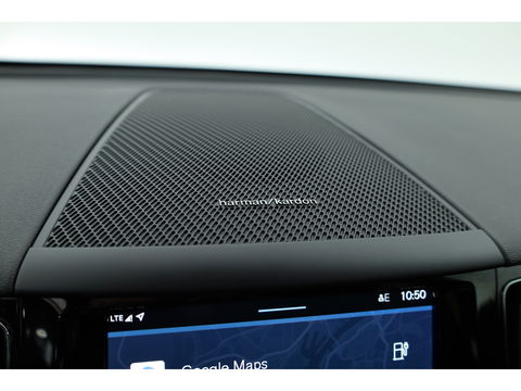 Volvo XC60 2.0 T6 Plug-in hybrid AWD Plus Black Edition | Luchtvering | Head-up | 360 camera | ACC | Pano-dak | H&K audio |