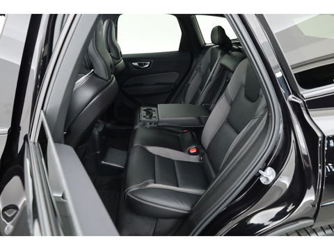 Volvo XC60 2.0 T6 Plug-in hybrid AWD Plus Black Edition | Luchtvering | Head-up | 360 camera | ACC | Pano-dak | H&K audio |