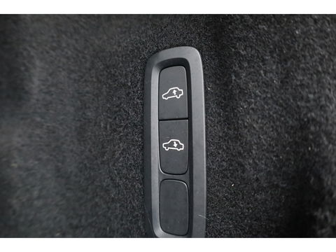 Volvo XC60 2.0 T6 Plug-in hybrid AWD Plus Black Edition | Luchtvering | Head-up | 360 camera | ACC | Pano-dak | H&K audio |