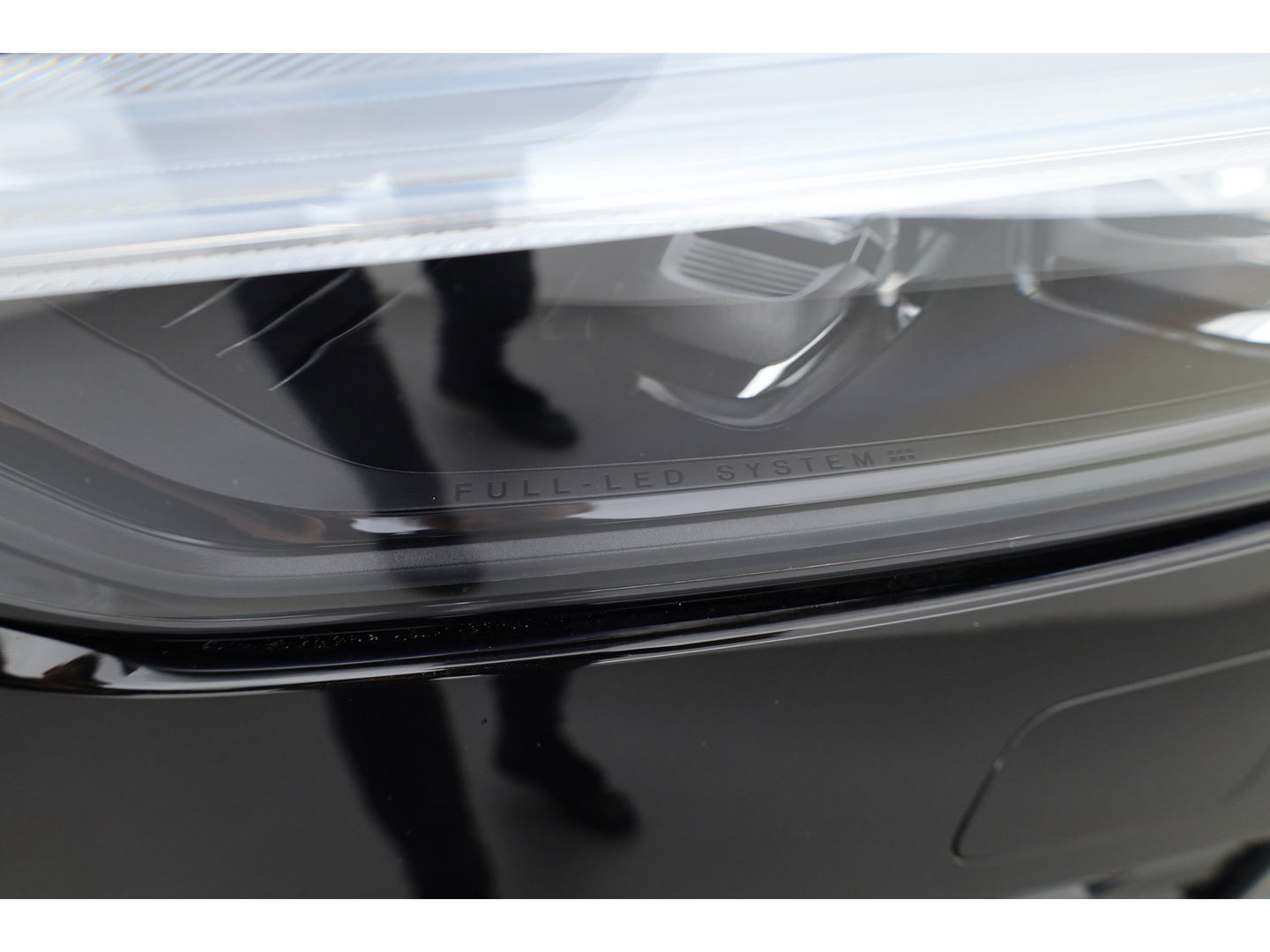 Volvo XC60 2.0 T6 Plug-in hybrid AWD Plus Black Edition | Luchtvering | Head-up | 360 camera | ACC | Pano-dak | H&K audio |