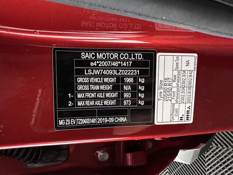 MG ZS EV Luxury 45 kWh [3-Fase] {SOH-100%} Aut. *PANO | LUXURY-LEATHER | CCS-FASTLOADER | KEYLESS | NAVI-FULLMAP | ADAPTIVE-CRUISE | CAMERA | HEATED-SPORTSEATS | CARPLAY | BLINDSPOT | DAB | LANE-ASSIST | PRIVACY-GLASS | 17''ALU*