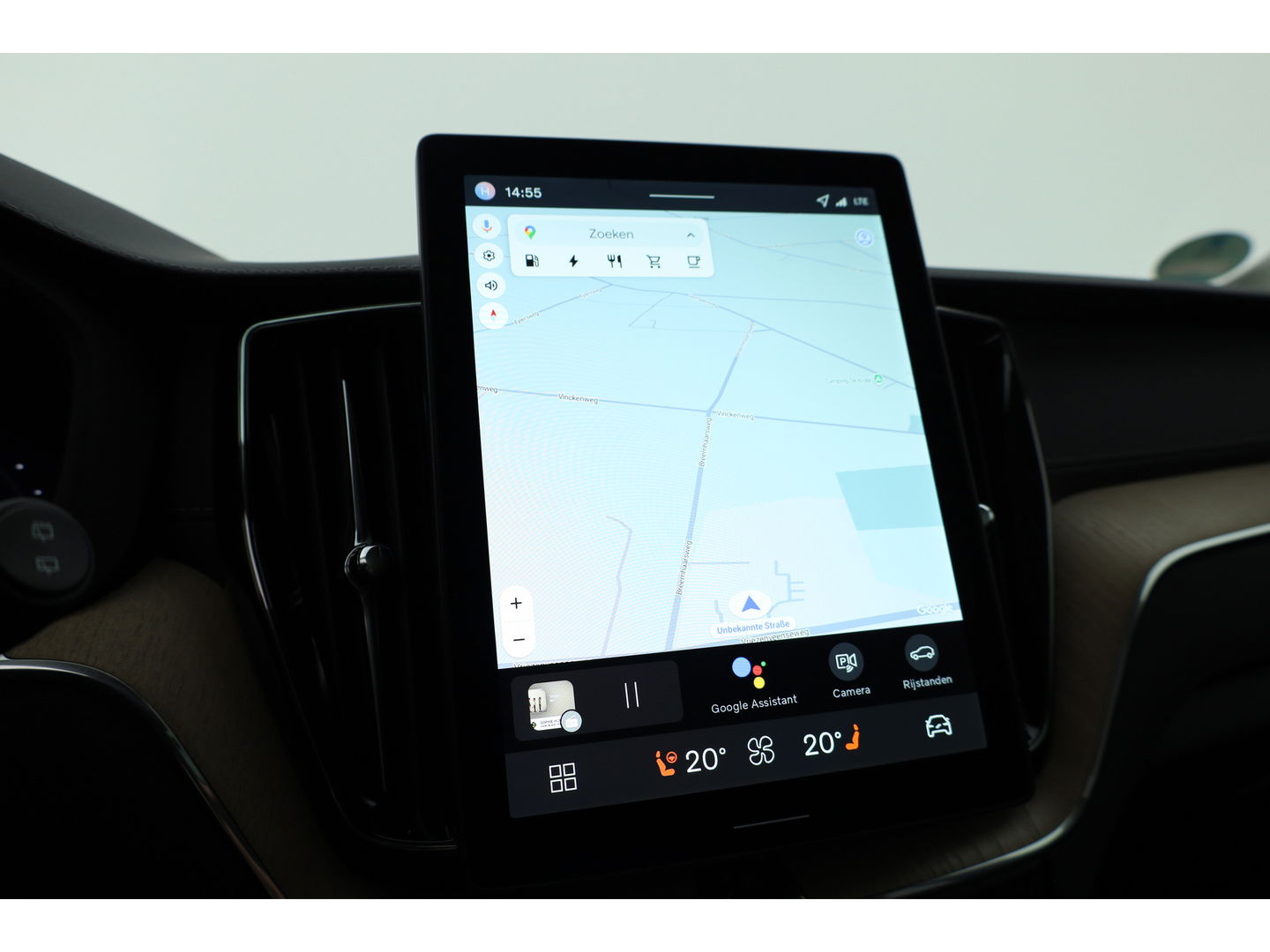 Volvo XC60 2.0 T8 Plug-in hybrid AWD Ultra Dark | Facelift | Forest Lake | Luchtvering | Massage | Bowers & Wilkins |