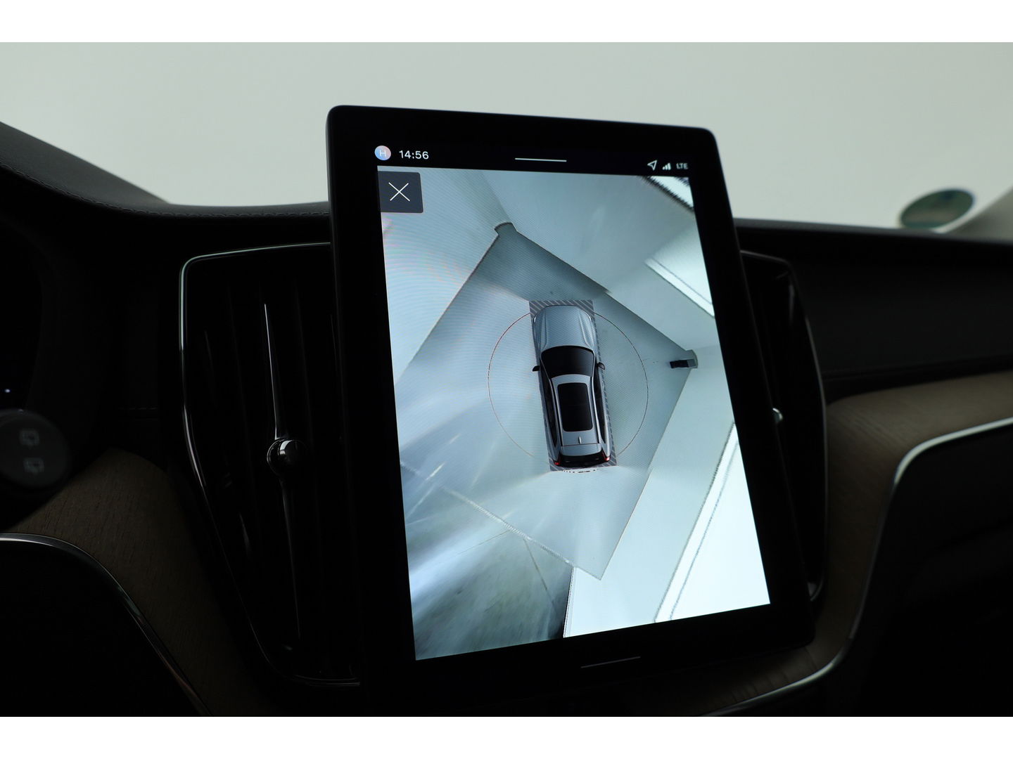 Volvo XC60 2.0 T8 Plug-in hybrid AWD Ultra Dark | Facelift | Forest Lake | Luchtvering | Massage | Bowers & Wilkins |