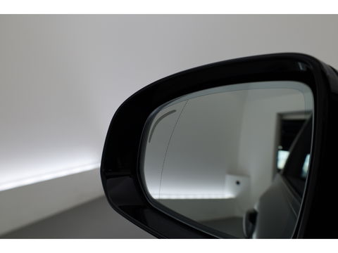 Volvo XC60 2.0 T8 Plug-in hybrid AWD Ultra Dark | Facelift | Forest Lake | Luchtvering | Massage | Bowers & Wilkins |