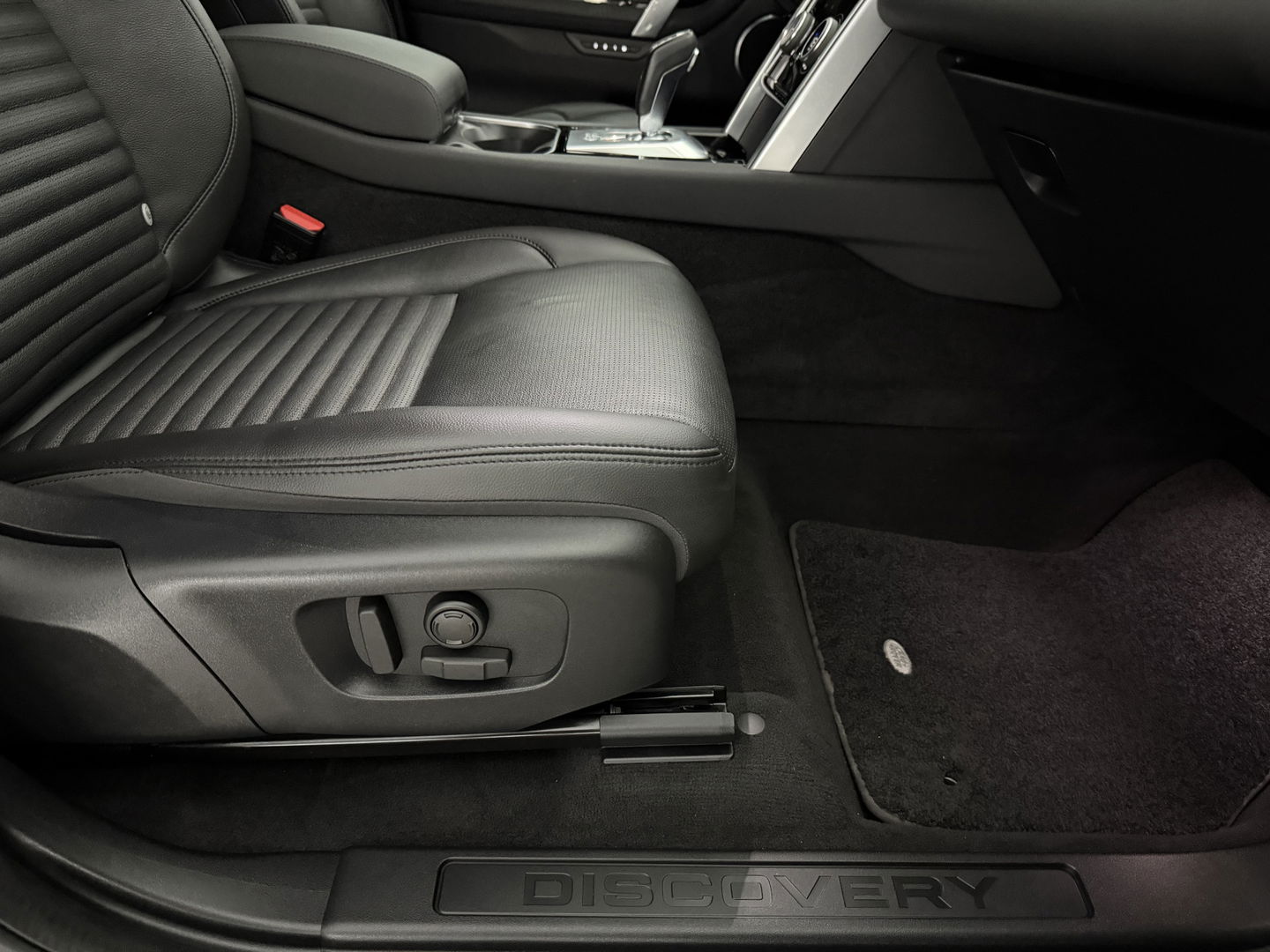 Land Rover Discovery Sport P300e 1.5 R-Dynamic HSE | Pano | Memory | 360° | Virtual | Trekh. | Carplay | Leder