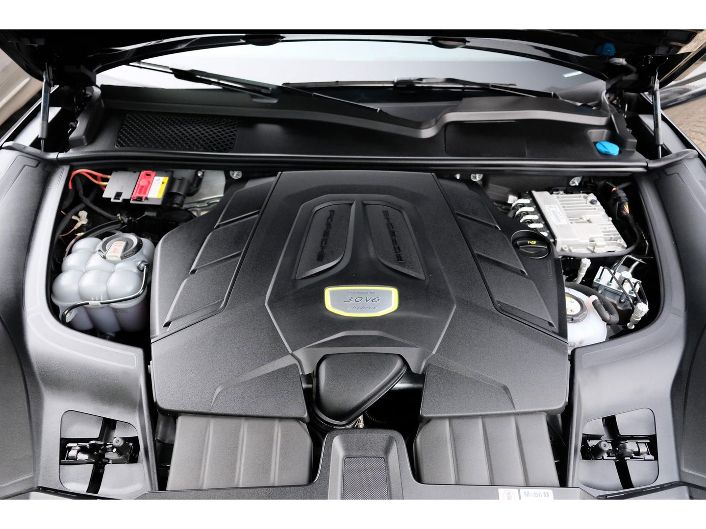 Porsche Cayenne Coupé 3.0 E-Hybrid 462pk *BTW* 4-wielsturing Bose Lightweight Package Carbon pakket NLauto