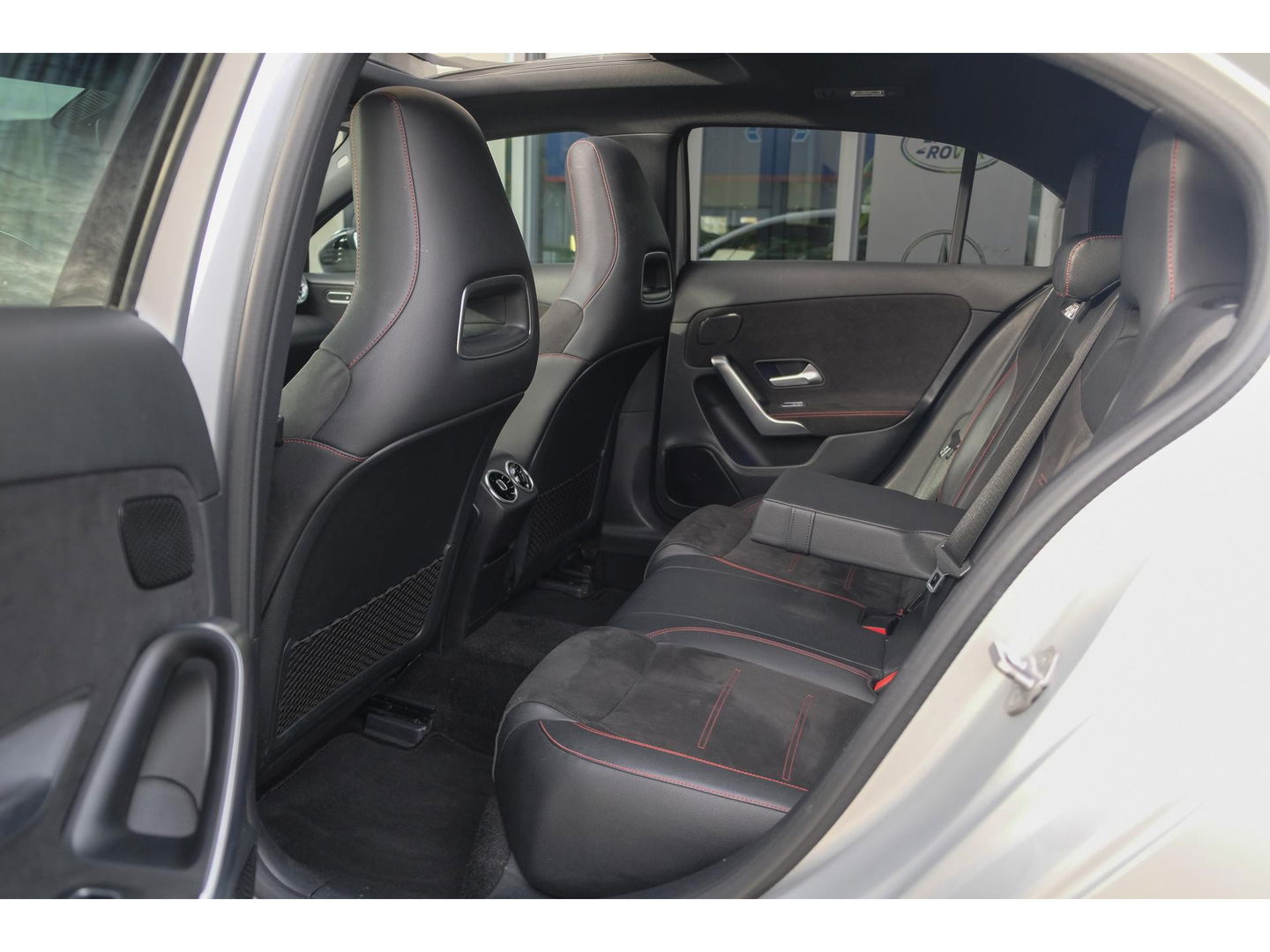 Mercedes-Benz A-Klasse A220 AMG 190pk Panoramadak Widescreen Night pakket 19" LMV Sfeerverlichting