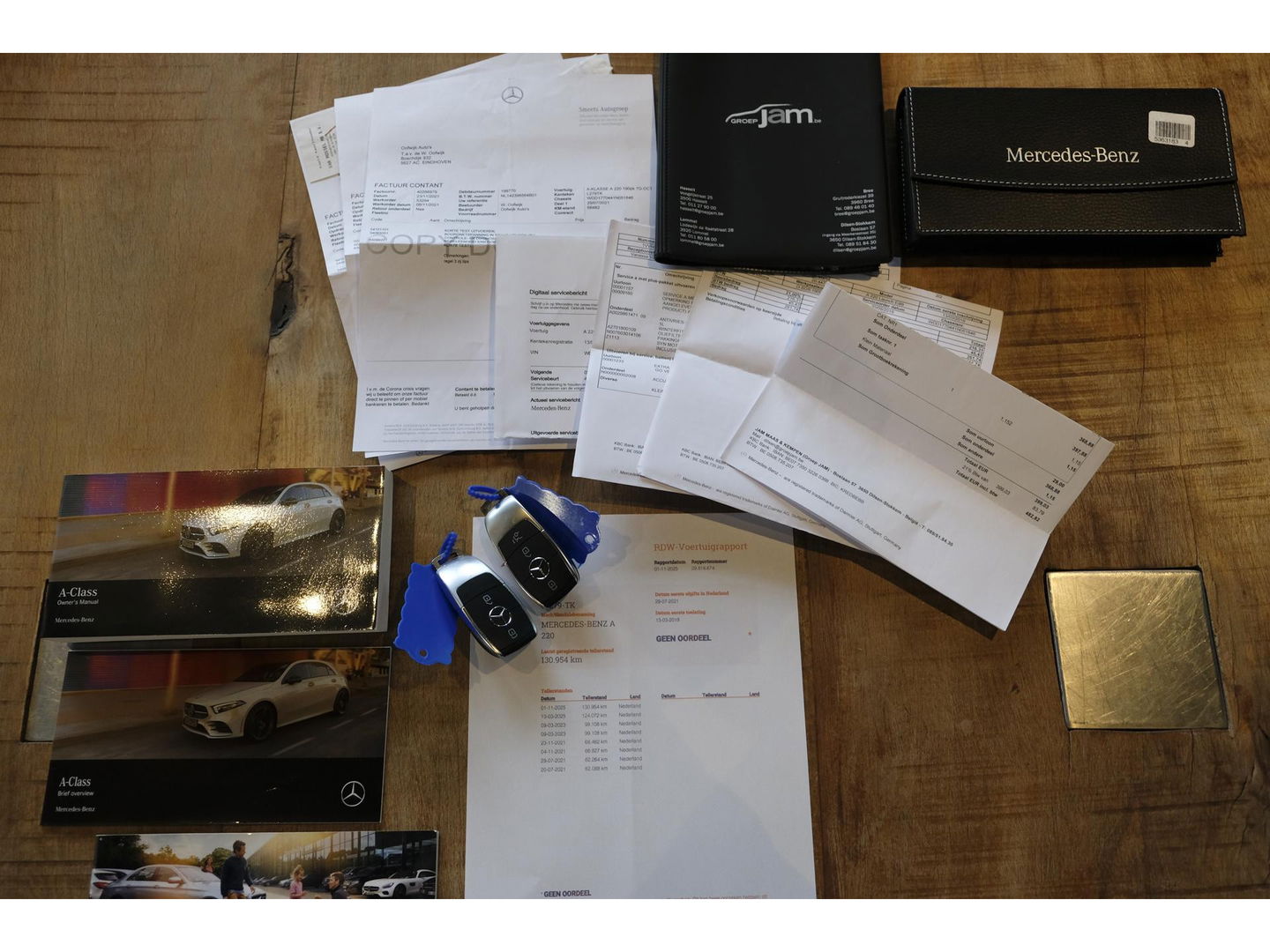 Mercedes-Benz A-Klasse A220 AMG 190pk Panoramadak Widescreen Night pakket 19" LMV Sfeerverlichting