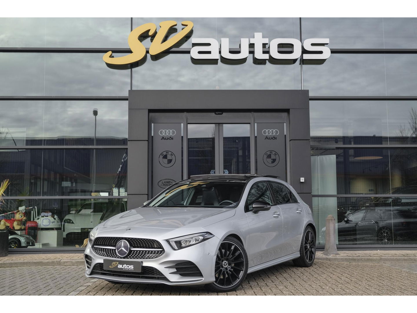 Mercedes-Benz A-Klasse A220 AMG 190pk Panoramadak Widescreen Night pakket 19" LMV Sfeerverlichting