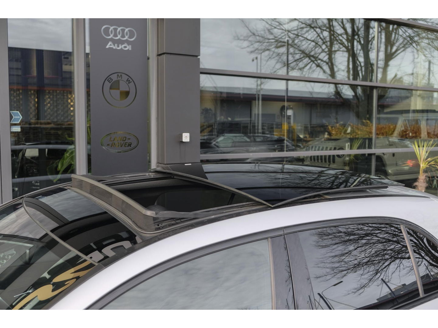 Mercedes-Benz A-Klasse A220 AMG 190pk Panoramadak Widescreen Night pakket 19" LMV Sfeerverlichting