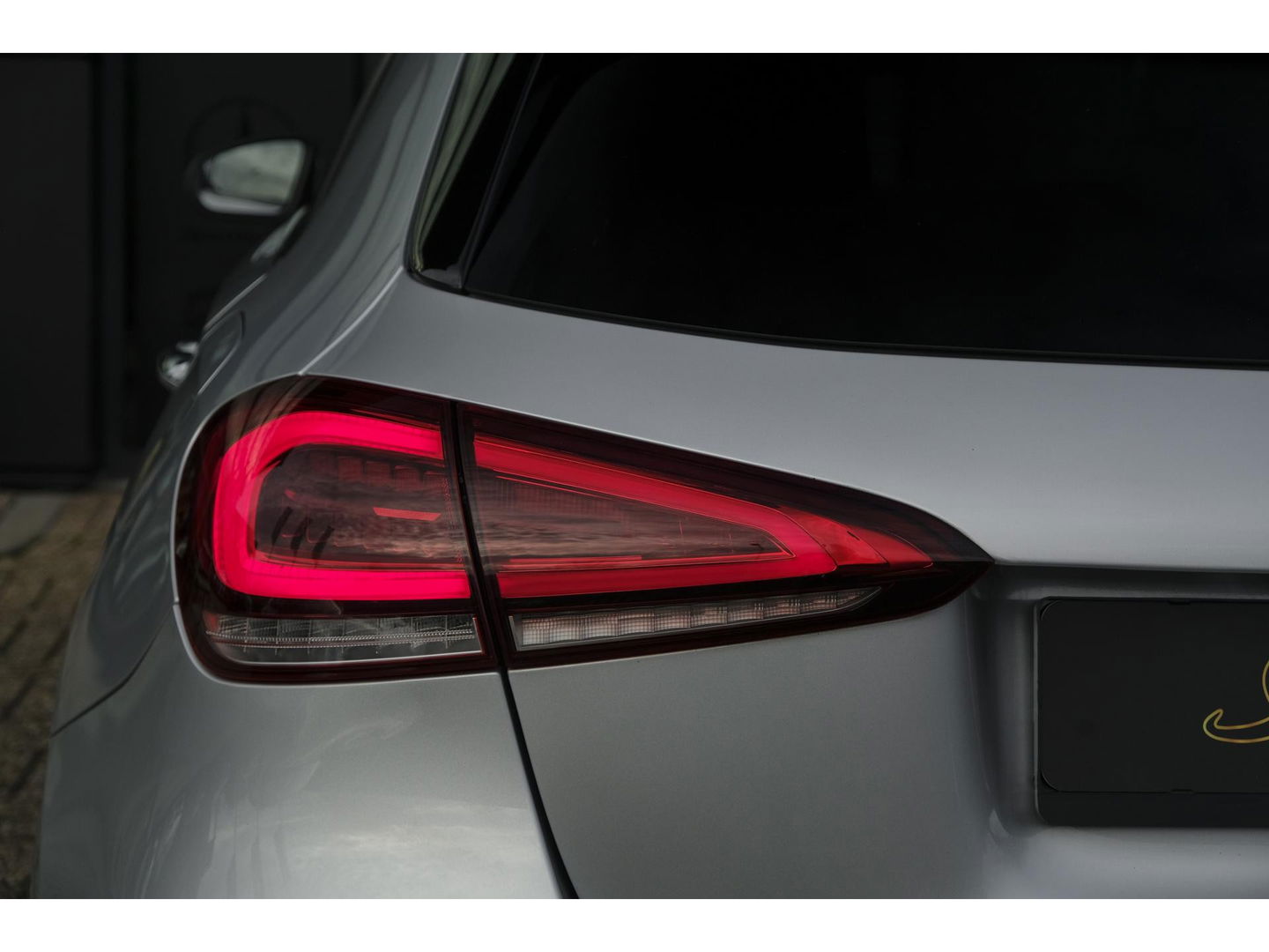 Mercedes-Benz A-Klasse A220 AMG 190pk Panoramadak Widescreen Night pakket 19" LMV Sfeerverlichting