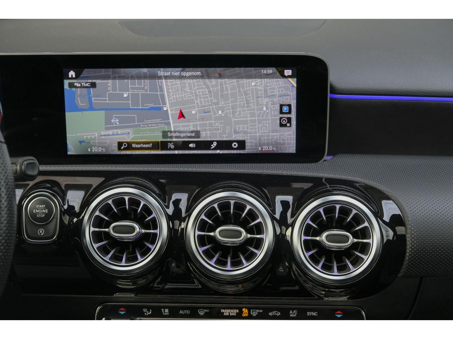 Mercedes-Benz A-Klasse A220 AMG 190pk Panoramadak Widescreen Night pakket 19" LMV Sfeerverlichting