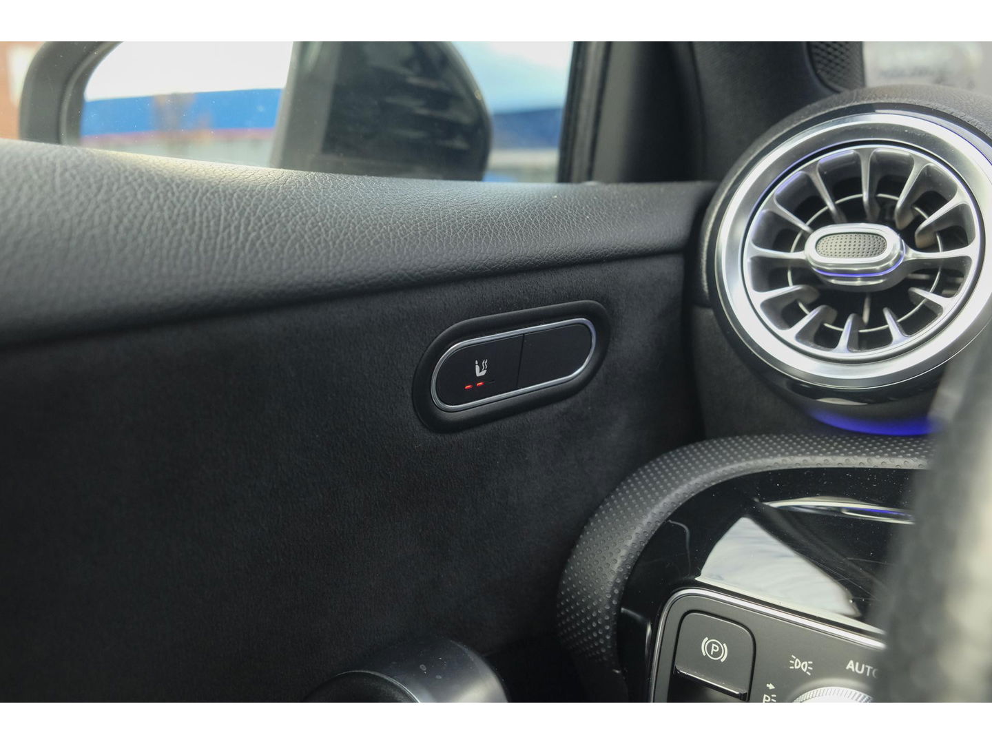 Mercedes-Benz A-Klasse A220 AMG 190pk Panoramadak Widescreen Night pakket 19" LMV Sfeerverlichting