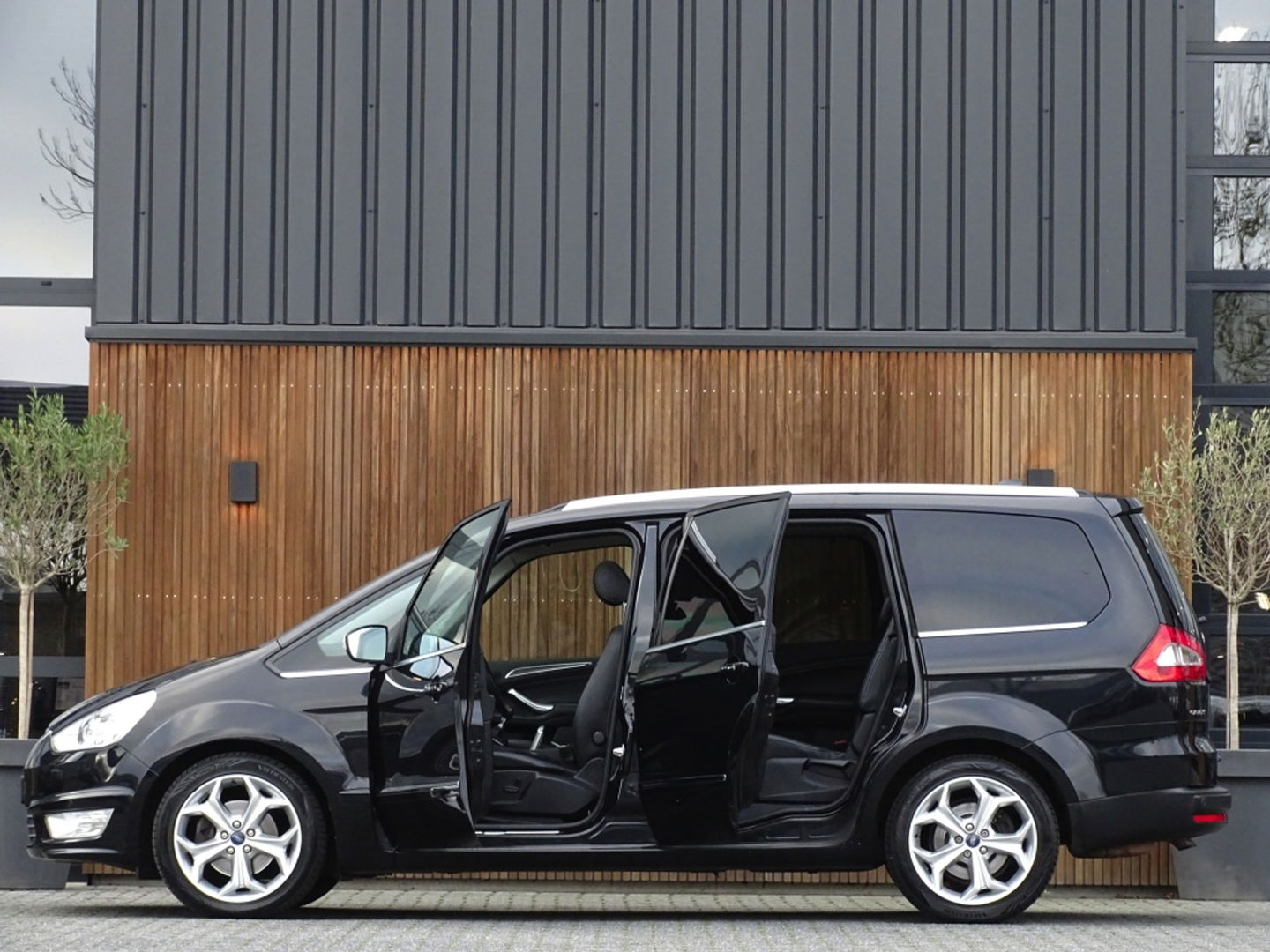 Ford Galaxy 1.6 SCTi 161PK / Platinum Edit. / NAP / 7 Pers / pano *NAP*