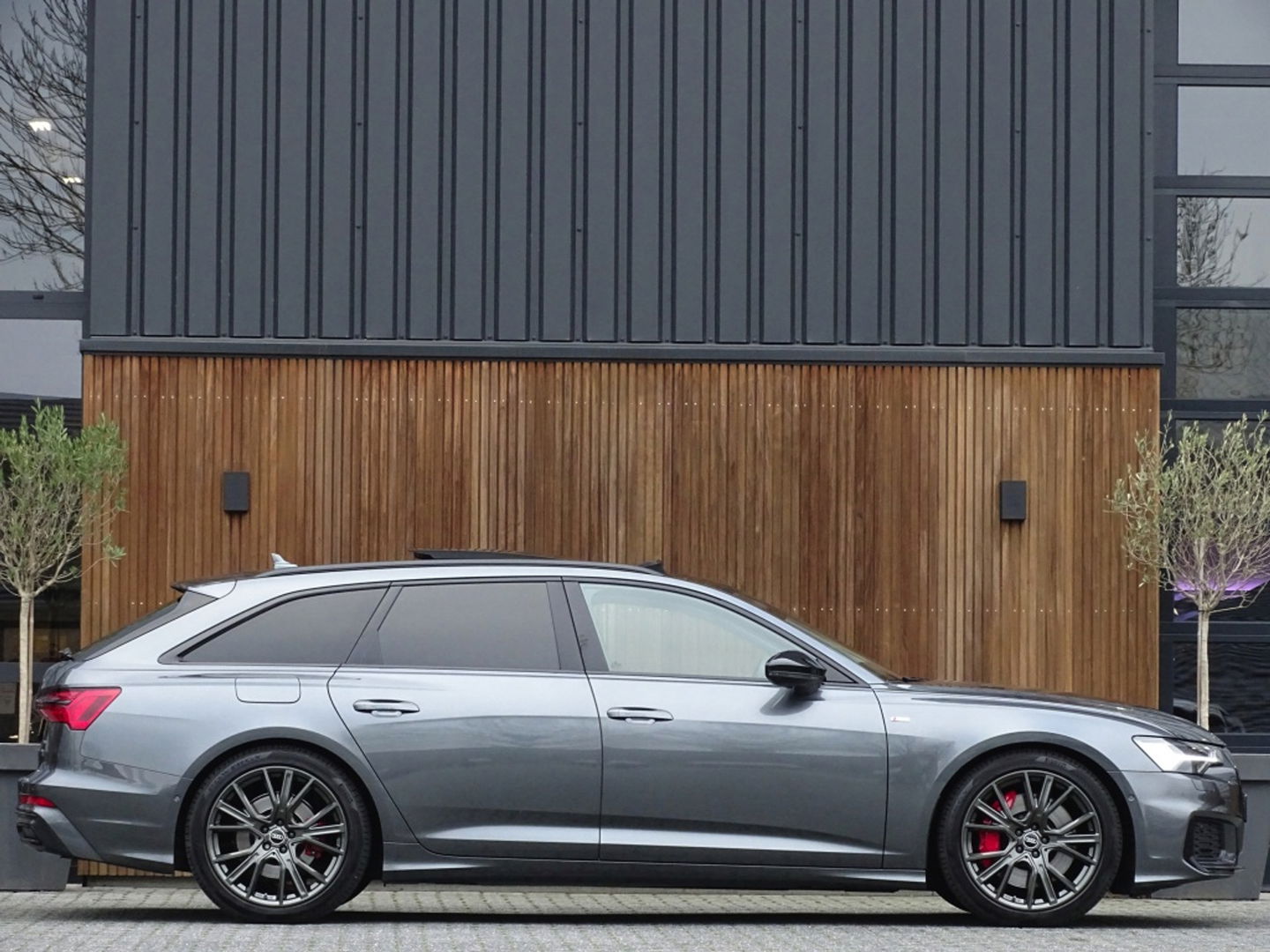 Audi A6 Avant 55 TFSI e 367PK Quattro Comp. / S-ed / 360° / B&O / LED